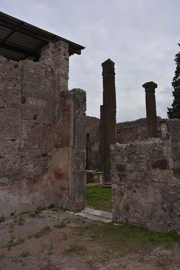 VI.11.10 Pompeii. October 2017. 
Room 35, doorway to atrium in south wall in south-east corner.
Foto Annette Haug, ERC Grant 681269 DÉCOR
