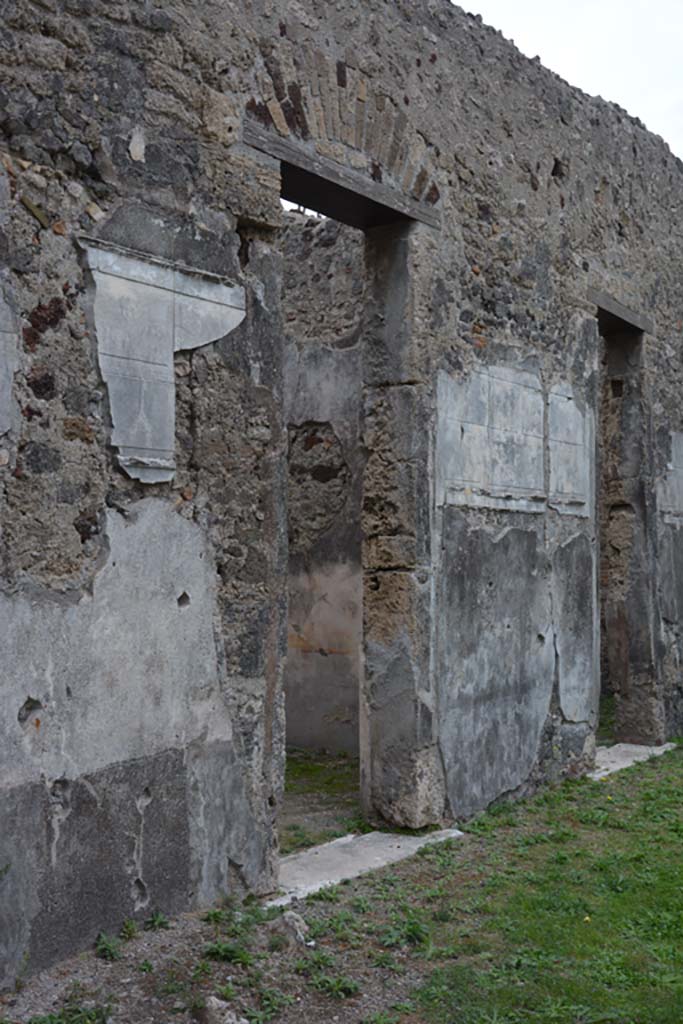 VI.11.10 Pompeii. October 2017. 
Looking south along east wall of atrium, with doorway to room 30, in centre.
Foto Annette Haug, ERC Grant 681269 DÉCOR