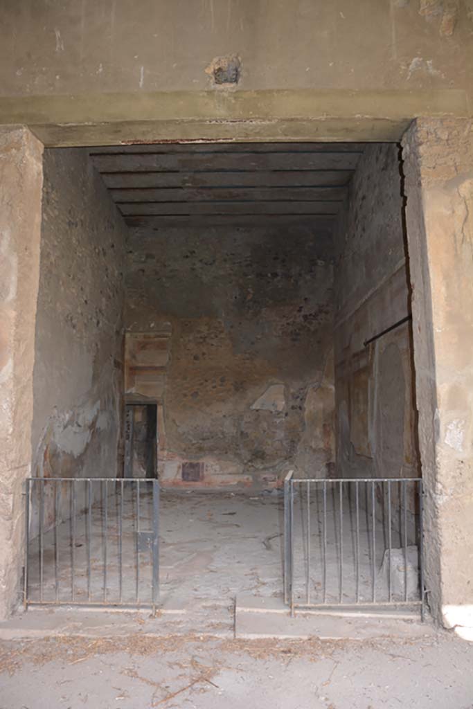 VI.11.10 Pompeii. October 2017. Room 40, looking north through doorway.
Foto Annette Haug, ERC Grant 681269 DÉCOR
