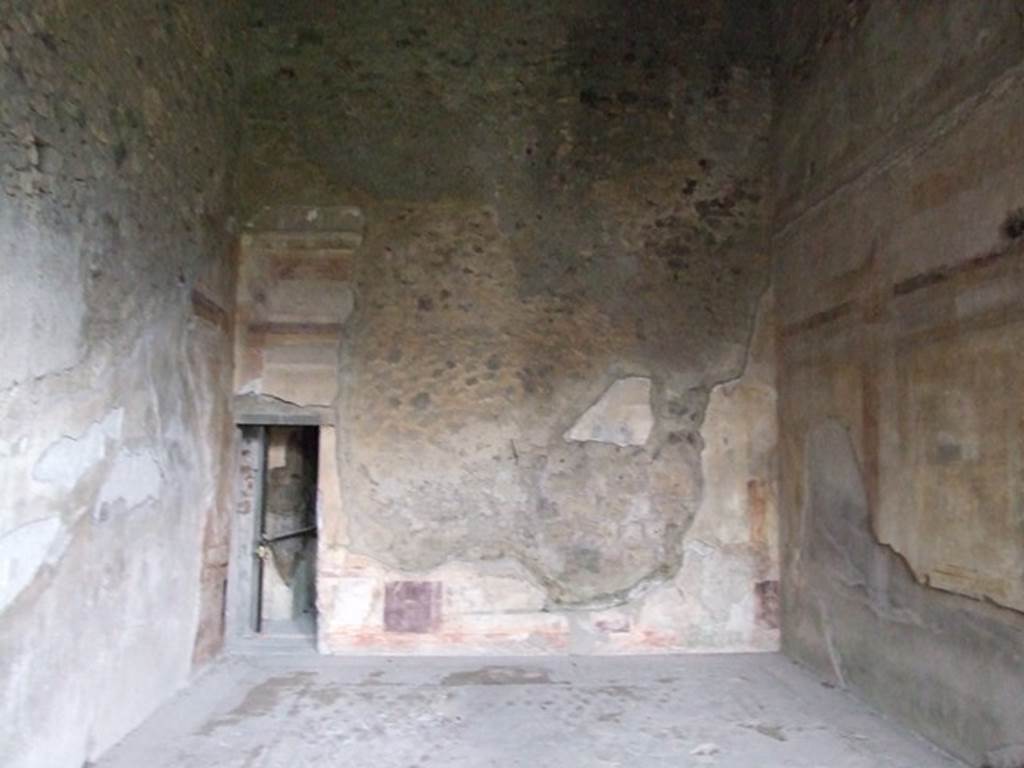 VI.11.10 Pompeii. December 2006. Room 40, north wall of exedra.