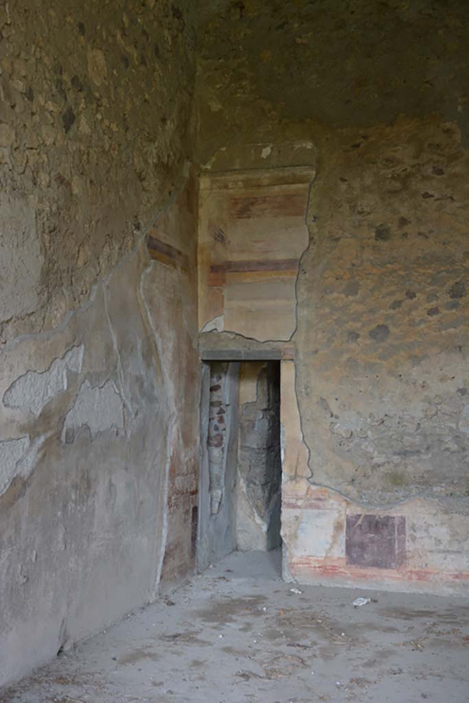 VI.11.10 Pompeii. October 2017. Room 40, north-west corner and doorway to room 41.
Foto Annette Haug, ERC Grant 681269 DÉCOR