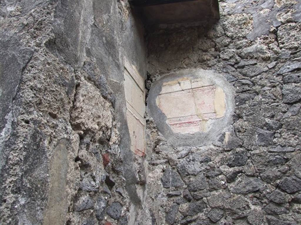 VI.11.10 Pompeii. May 2006. Room 24, with remains of Style I, multicoloured stucco bricks.
