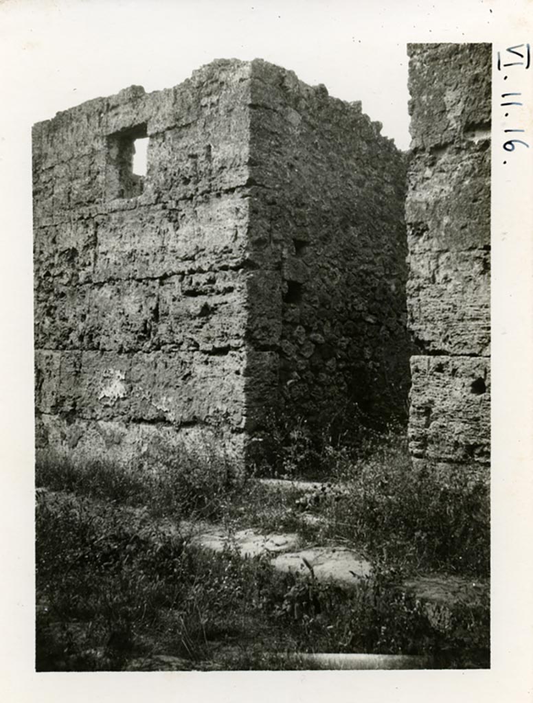 Mystery photo.
VI.11.12 Pompeii, but VI.11.16 according to Warsher, which appears to have a masonry edged (or rebuilt) doorway.
Pre-1937-39. Looking west towards entrance doorway.
Photo courtesy of American Academy in Rome, Photographic Archive. Warsher collection no. 026.
