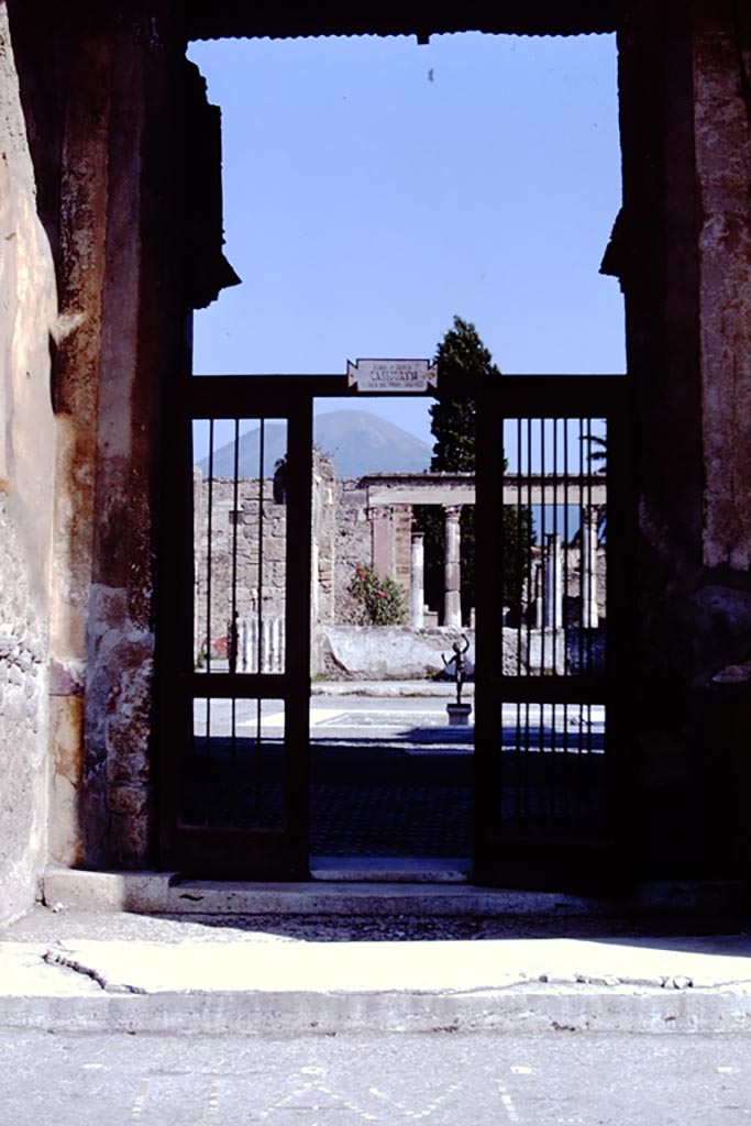 VI.12.2 Pompeii. 1968. 
Looking north through entrance doorway on Via della Fortuna. Photo by Stanley A. Jashemski.
Source: The Wilhelmina and Stanley A. Jashemski archive in the University of Maryland Library, Special Collections (See collection page) and made available under the Creative Commons Attribution-Non-Commercial License v.4. See Licence and use details.
J68f1252