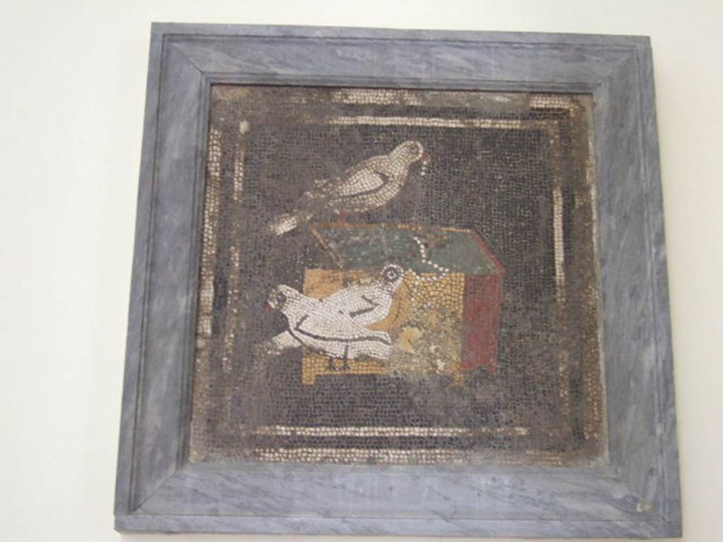 VI.12.2 Pompeii. Original doves mosaic found in ala on west side of atrium. 
Mau referred to this as “a work of slight merit”.
See Mau, A., 1907, translated by Kelsey F. W. Pompeii: Its Life and Art. New York: Macmillan. (p. 292).
Now in Naples Archaeological Museum. Inventory number s. n. This was found 1st December 1830 in ala 29.
See Pagano, M. and Prisciandaro, R., 2006. Studio sulle provenienze degli oggetti rinvenuti negli scavi borbonici del regno di Napoli.  Naples : Nicola Longobardi, (p. 144). See PAH II, 242.