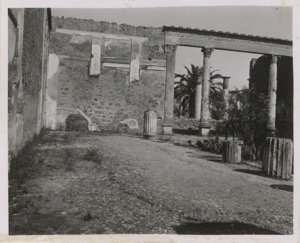 VI.12.2 Pompeii. Pre-1943. 
Looking north along the west portico towards north-west corner of middle peristyle/garden.
See Warscher, T. (1946). Casa del Fauno, Swedish Institute, Rome. (p.35, n.49).