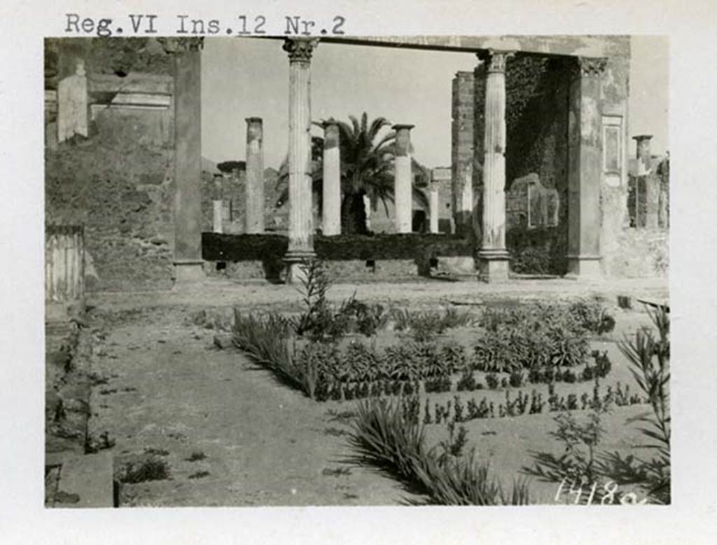 VI.12.2 Pompeii. pre-1937-39. Looking north across middle peristyle garden. Photo courtesy of American Academy in Rome, Photographic Archive.  Warsher collection no. 1418b