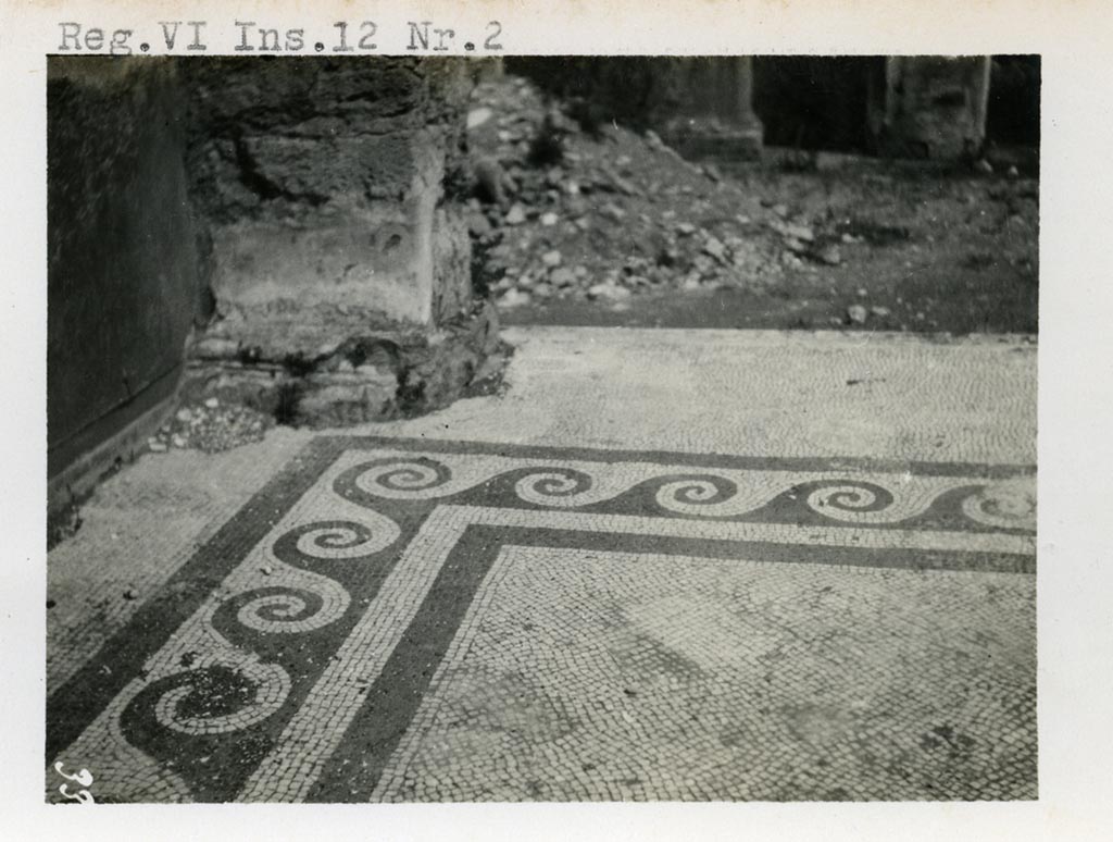 VI.12.2 Pompeii. pre-1937-1939. Detail of mosaic floor in oecus/triclinium. 
Photo courtesy of American Academy in Rome, Photographic Archive.  Warsher collection no. 335.