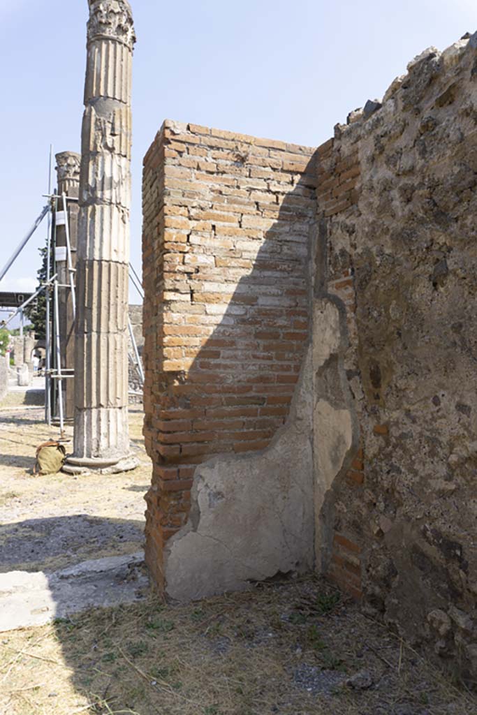 VI.12.5 Pompeii. 14th July 2017. 
Room 8, looking towards doorway to atrium 7 and north-east corner of cubiculum.
Foto Annette Haug, ERC Grant 681269 DÉCOR.