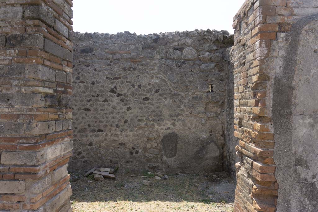 VI.12.5 Pompeii. 14th July 2017. Room 9, looking towards south wall of cubiculum.
Foto Annette Haug, ERC Grant 681269 DÉCOR.