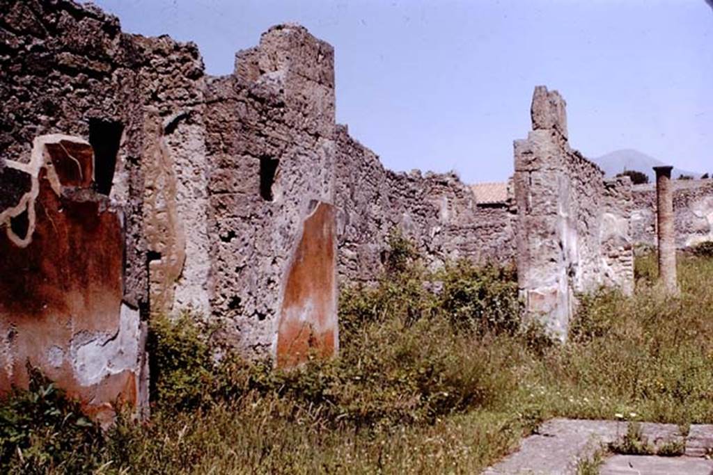 VI.13.6 Pompeii. 1964. Looking towards rooms on west and north-west side of atrium. Photo by Stanley A. Jashemski.
Source: The Wilhelmina and Stanley A. Jashemski archive in the University of Maryland Library, Special Collections (See collection page) and made available under the Creative Commons Attribution-Non Commercial License v.4. See Licence and use details.
J64f1091