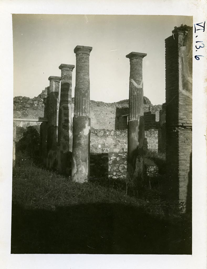 VI.13.6 Pompeii. Pre-1937-39. Looking towards north-east side of peristyle.
Photo courtesy of American Academy in Rome, Photographic Archive. Warsher collection no. 1425.