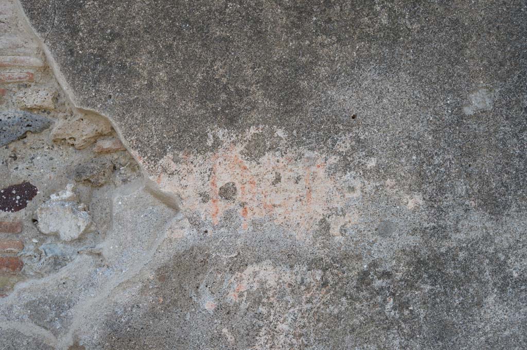 VI.13.16 Pompeii. March 2019. North side of entrance doorway, detail of with remaining plaster. 
Foto Taylor Lauritsen, ERC Grant 681269 DÉCOR.