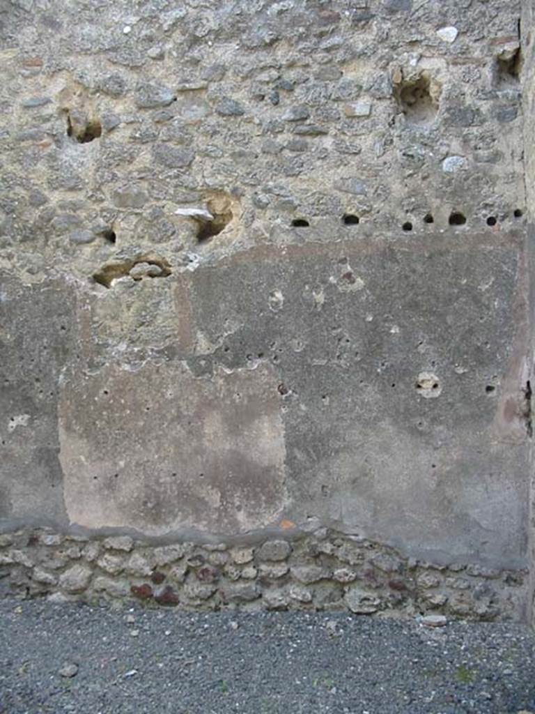 VI.13.17 Pompeii. May 2003. East wall of bar-room. Photo courtesy of Nicolas Monteix.