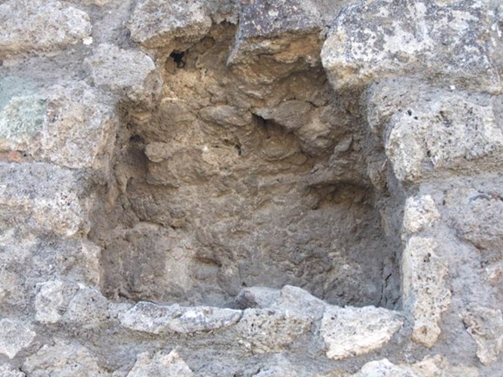 VI.14.1 Pompeii. December 2007. Niche in west wall of cubiculum on west side.
