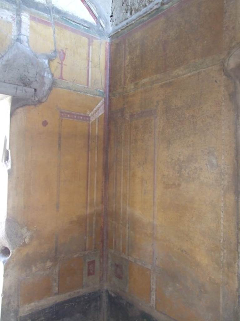 VI.14.20  Pompeii.  March 2009.  Room 13.  North east corner.