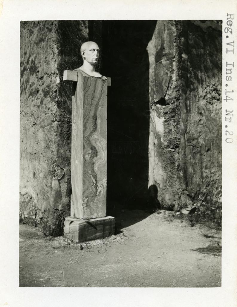 VI.14.20 Pompeii. Pre-1937-39. The marble bust of Vesonius Primus.
Photo courtesy of American Academy in Rome, Photographic Archive.  Warsher collection no. 1848.