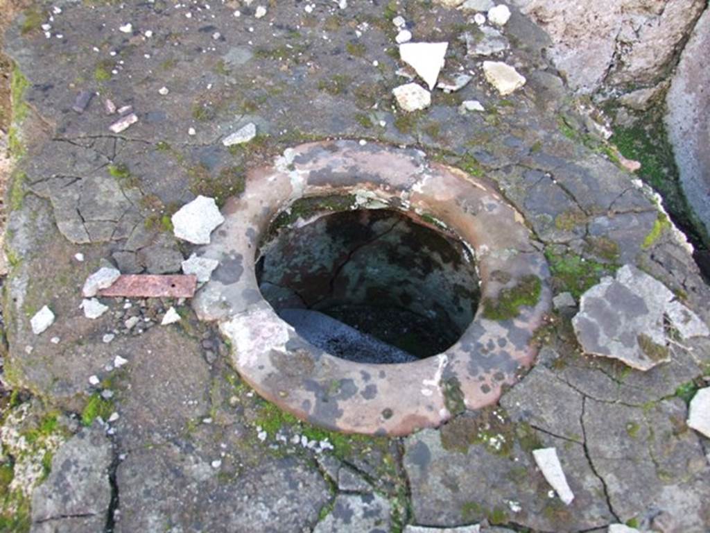 VI.14.21 Pompeii. December 2007. Dolium at end of vats.