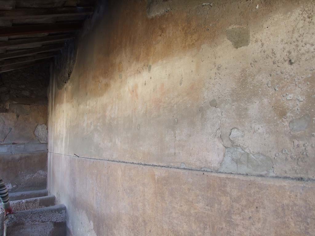 VI.14.22 Pompeii. December 2007. Room 12, south wall of raised level.