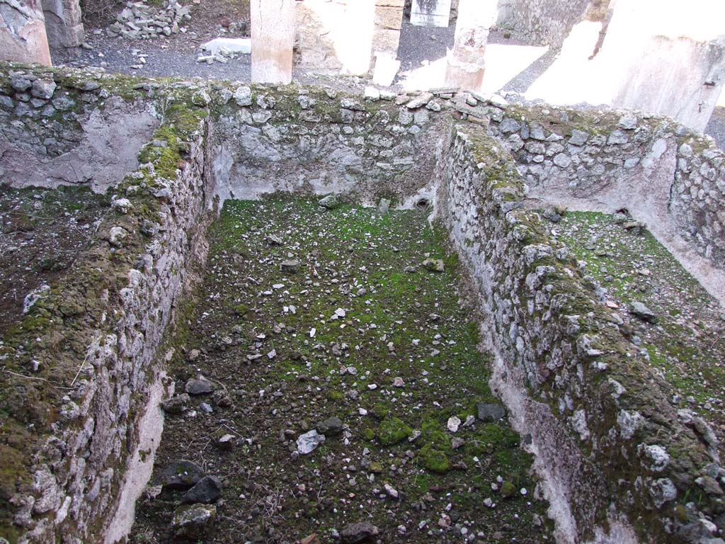 VI.14.22 Pompeii. December 2007. Room 12, looking north across three rinsing basins or tanks.