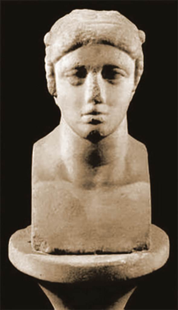 VI.14.27 Pompeii. Room i. Marble herm of a Dionysian female. 
Now in Naples Archaeological Museum. Inventory number 110875.