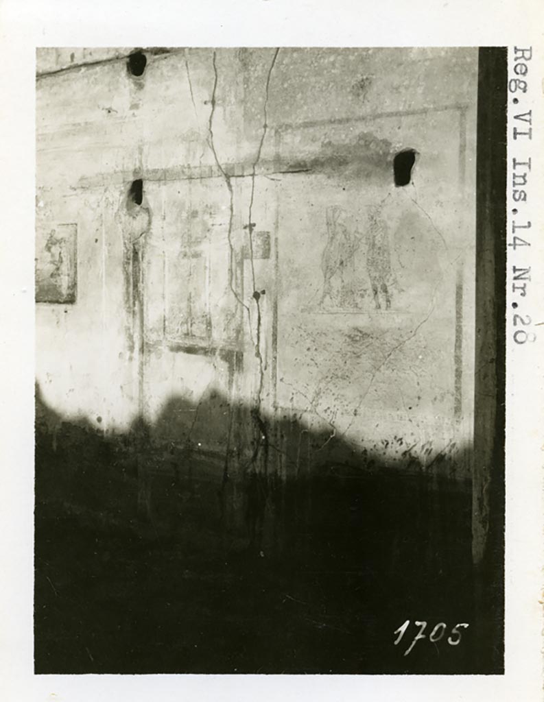 VI.14.28 Pompeii. Pre-1937-39. Detail of east end of north wall.
Photo courtesy of American Academy in Rome, Photographic Archive. Warsher collection no. 1705a.