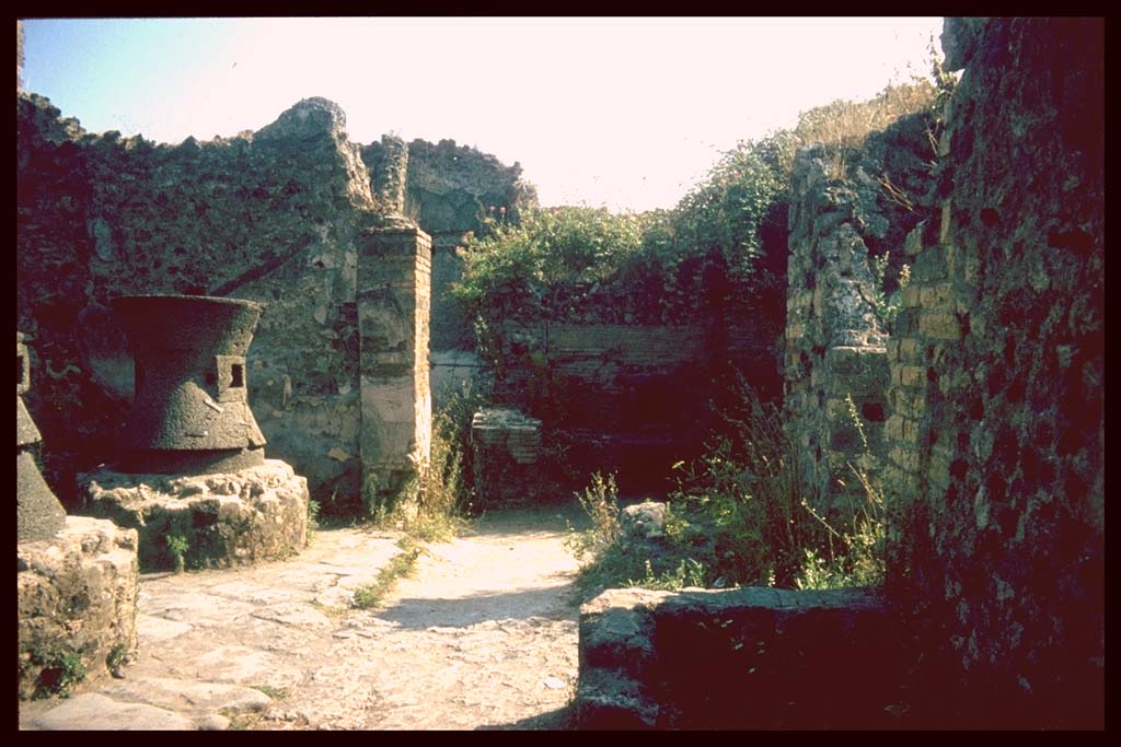 VI.14.32 Pompeii. Looking south towards oven.
Photographed 1970-79 by Günther Einhorn, picture courtesy of his son Ralf Einhorn.