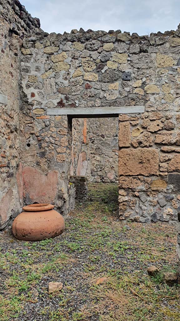 VI.14.36 Pompeii. July 2021. 
Looking east across bar-room towards doorway to kitchen.
Foto Annette Haug, ERC Grant 681269 DÉCOR.