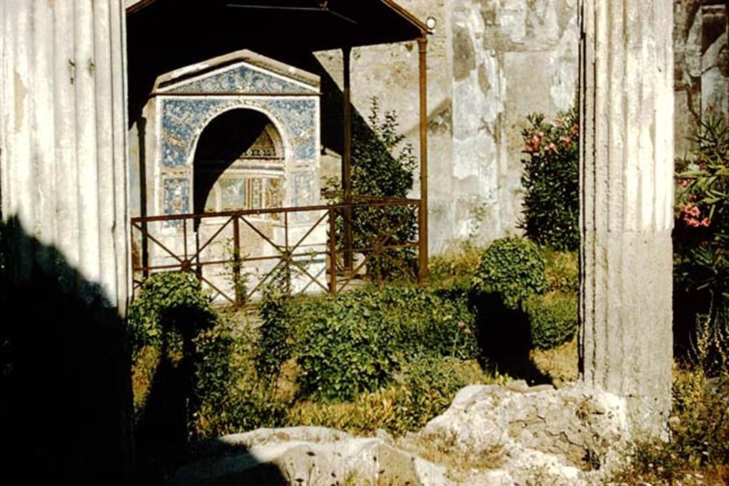 VI.14.43 Pompeii. 1957. Looking south-east across garden to fountain. Photo by Stanley A. Jashemski.
Source: The Wilhelmina and Stanley A. Jashemski archive in the University of Maryland Library, Special Collections (See collection page) and made available under the Creative Commons Attribution-Non Commercial License v.4. See Licence and use details.
J57f0412