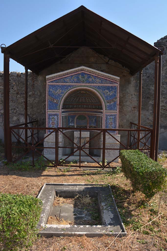VI.14.43 Pompeii. September 2019. Room 14, looking across garden area towards fountain
Foto Annette Haug, ERC Grant 681269 DÉCOR.