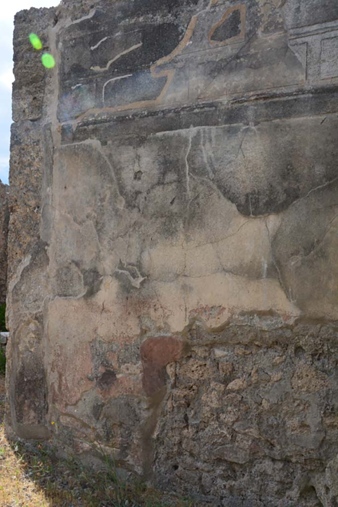 VI.14.43 Pompeii. July 2017. South (right) wall of entrance fauces.
Foto Annette Haug, ERC Grant 681269 DÉCOR.