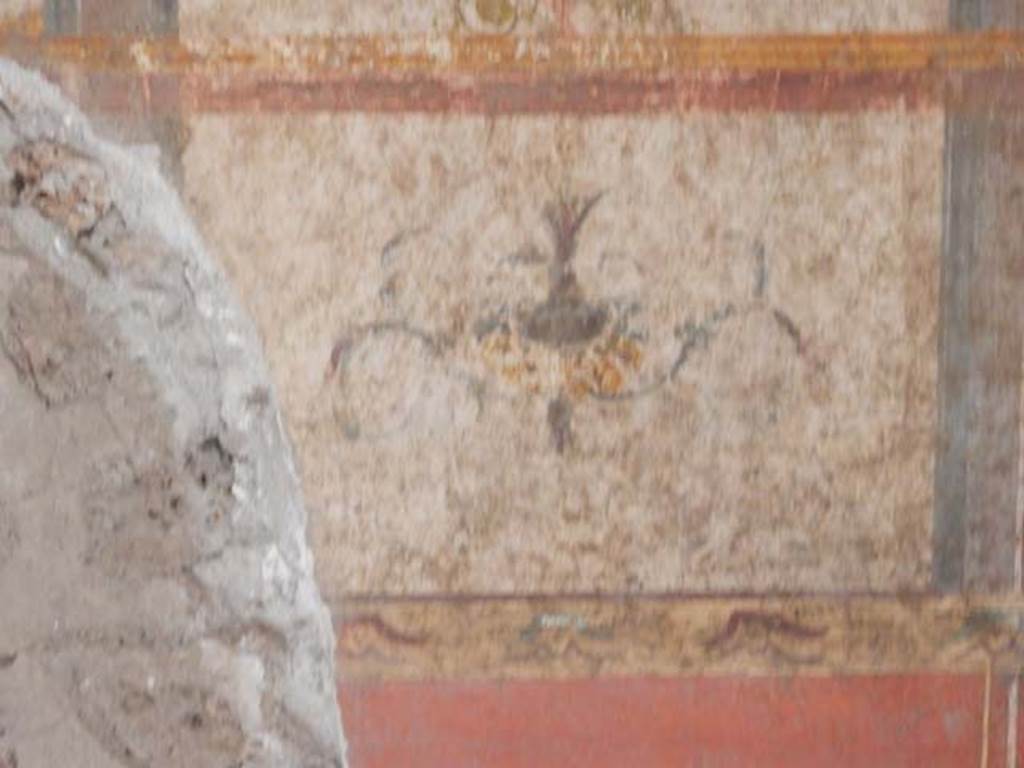 VI.15.1 Pompeii. May 2017. Detail of painted panel from north wall. Photo courtesy of Buzz Ferebee.