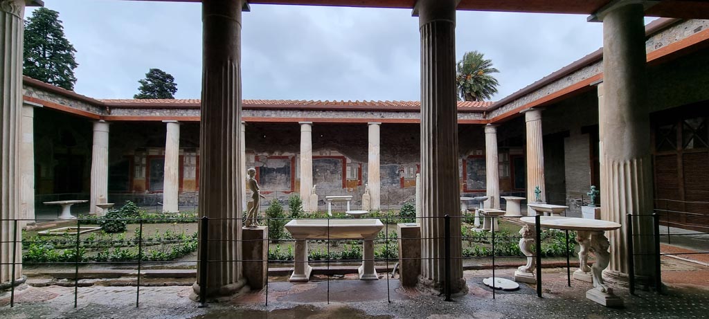 VI.15.1 Pompeii. January 2023. Looking west across peristyle from atrium. Photo courtesy of Miriam Colomer.