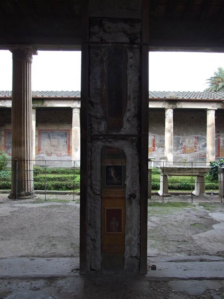 VI.15.1 Pompeii. December 2006. Painted pillar between Peristyle and Atrium.