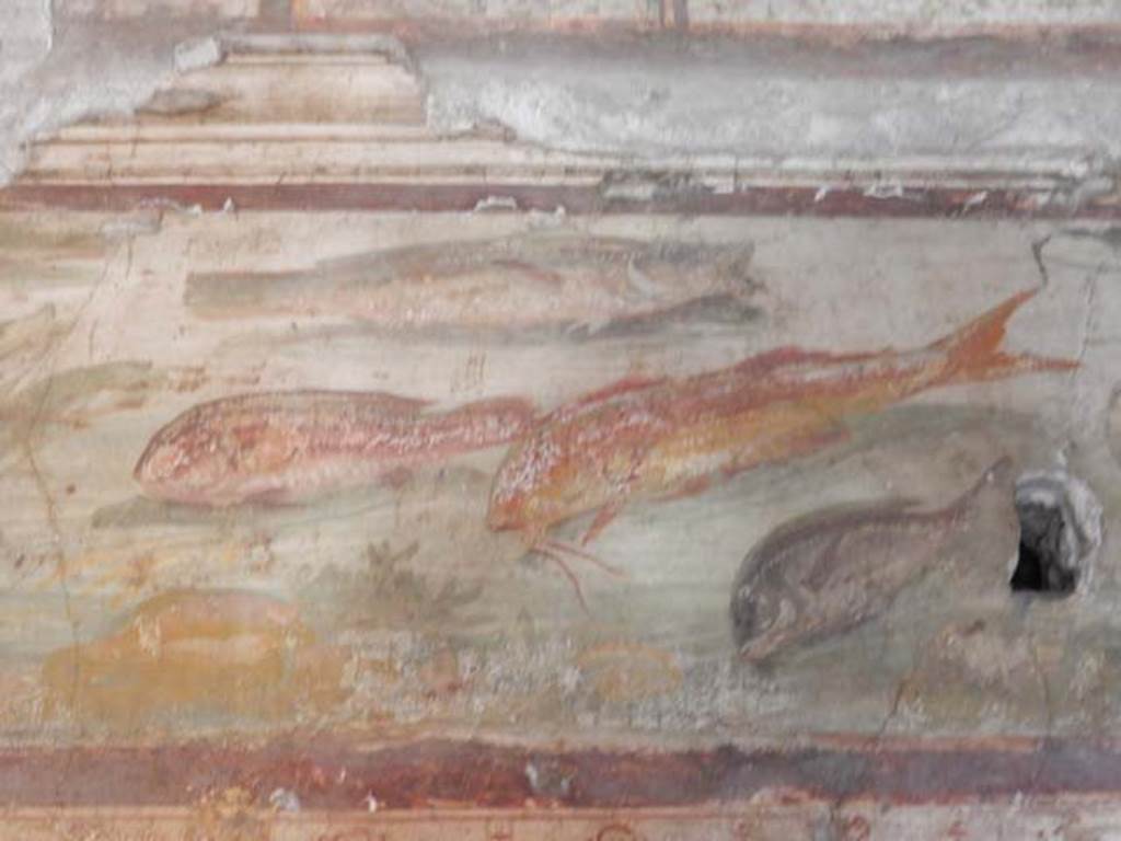 VI.15.1 Pompeii. May 2017. Detail of frieze on east wall of bedroom on left of main entrance. Photo courtesy of Buzz Ferebee.