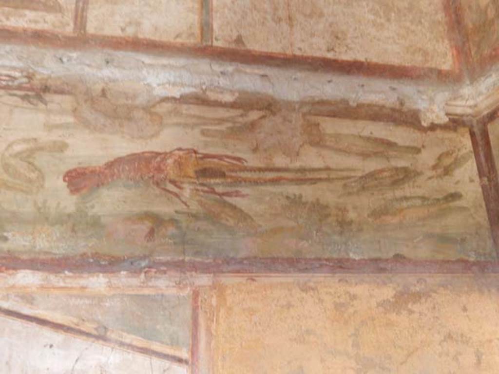 VI.15.1 Pompeii. May 2017. Detail of frieze on east wall of bedroom on left of main entrance. Photo courtesy of Buzz Ferebee.