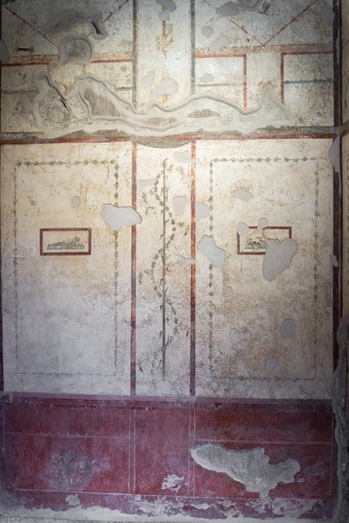 VI.15.1 Pompeii. March 2023.
Detail from east wall in cubiculum. Photo courtesy of Johannes Eber.
