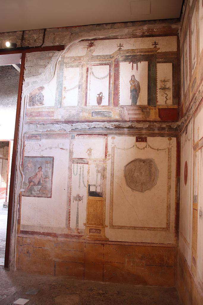 VI.15.1 Pompeii. October 2024.
Looking towards north wall of oecus on south side of atrium. Photo courtesy of Klaus Heese.