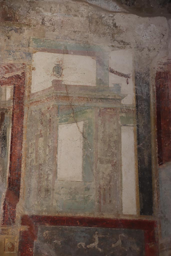 VI.15.1 Pompeii. October 2023.
Upper east wall of exedra, continuation southwards from central panel. Photo courtesy of Klaus Heese.