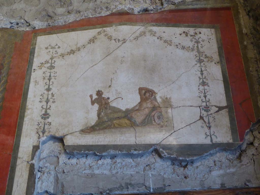 VI.15.1 Pompeii. January 2017. Painting of reclining figure over door of south wall of exedra.
Foto Annette Haug, ERC Grant 681269 DÉCOR.