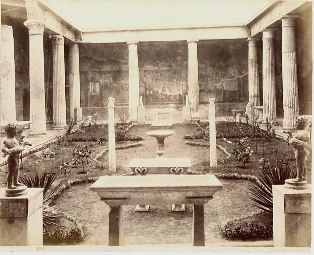 VI.15.1 Pompeii. Looking south across peristyle.
Photograph No. 3010, by Giorgio Sommer, (1834-1914). Public domain, via Wikimedia Commons