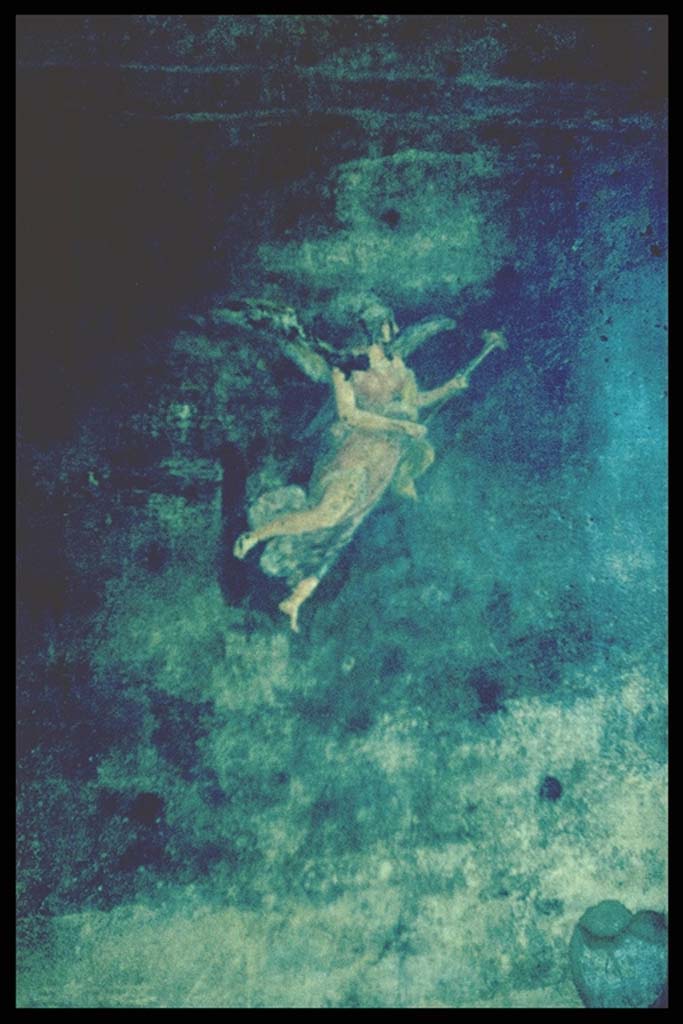 VI.15.1 Pompeii. Peristyle. Flying figure from south wall.
Photographed 1970-79 by Günther Einhorn, picture courtesy of his son Ralf Einhorn.