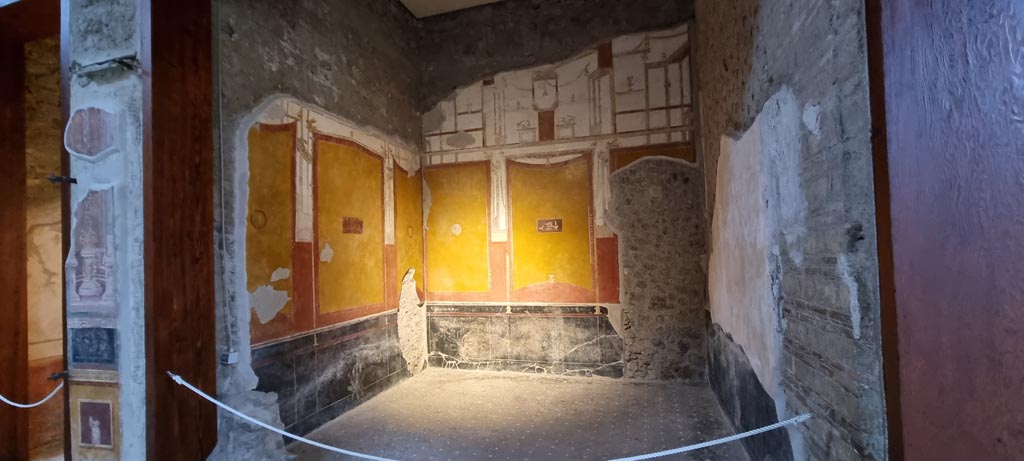 VI.15.1 Pompeii. January 2023. Looking towards south ala h. Photo courtesy of Miriam Colomer.
(PPM – room h)