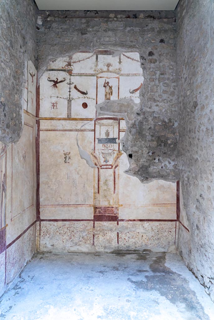 VI.15.1 Pompeii. March 2023. 
Looking towards east wall in cubiculum in gynaeceum on north side of peristyle.
Photo courtesy of Johannes Eber.
(PPM – room u)