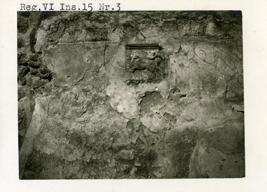 VI.15.3 Pompeii. Pre-1937-39. Cupid in a chariot in bas-relief.
Photo courtesy of American Academy in Rome, Photographic Archive. Warsher collection no. 394.