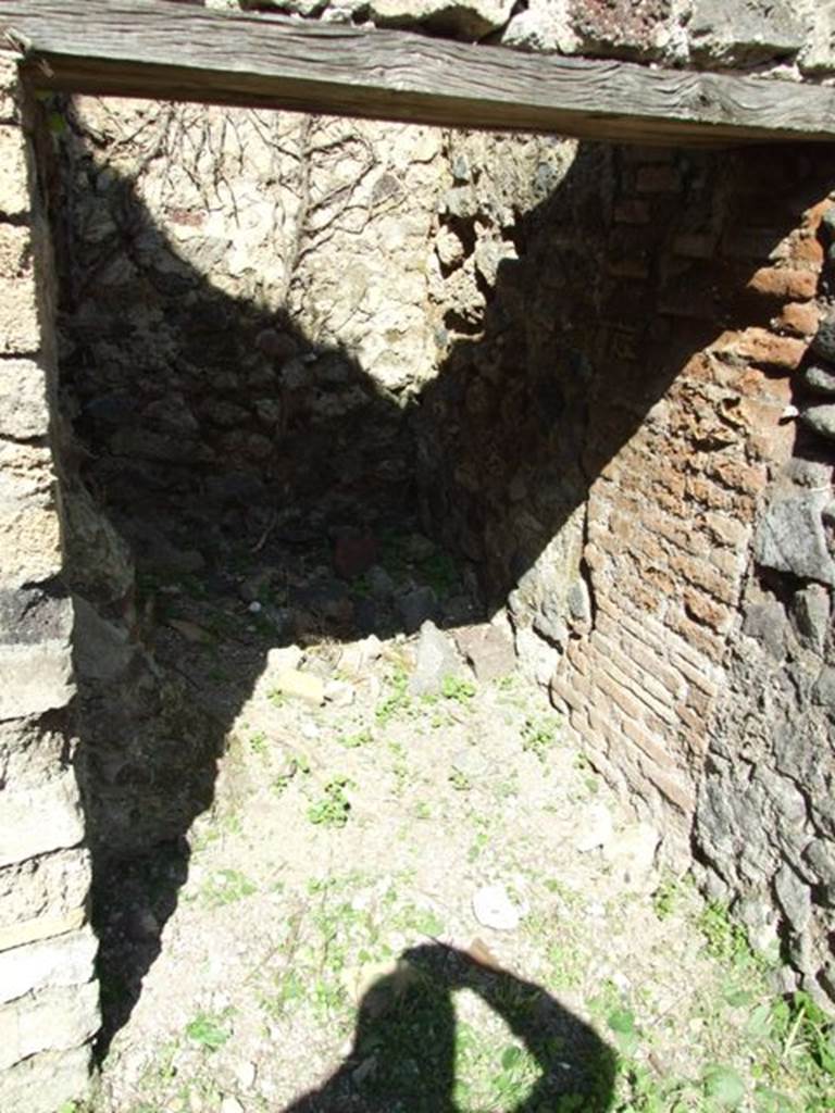 VI.15.5 Pompeii. March 2009. Room 2, small room or storeroom in north-east corner.