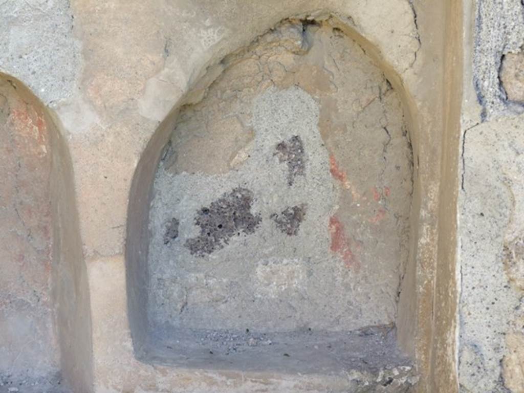 VI.15.5 Pompeii. March 2009. Room 1, niche on south side of sacellum.