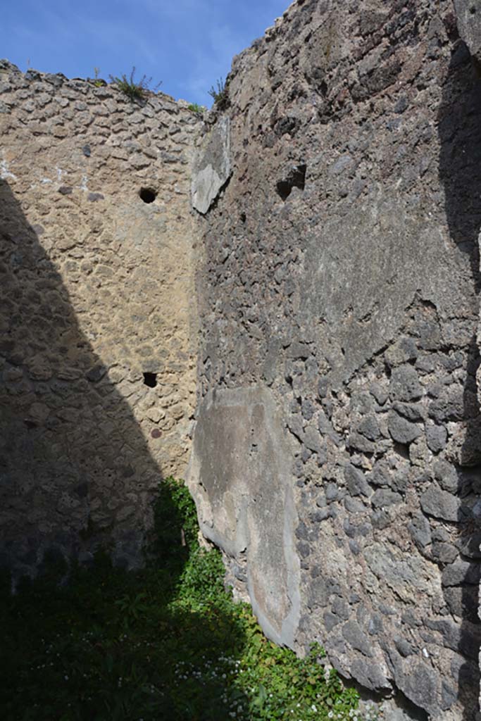 VI 15 5 Pompeii. March 2019. Cubiculum 3, looking north along east wall.
Foto Annette Haug, ERC Grant 681269 DÉCOR.