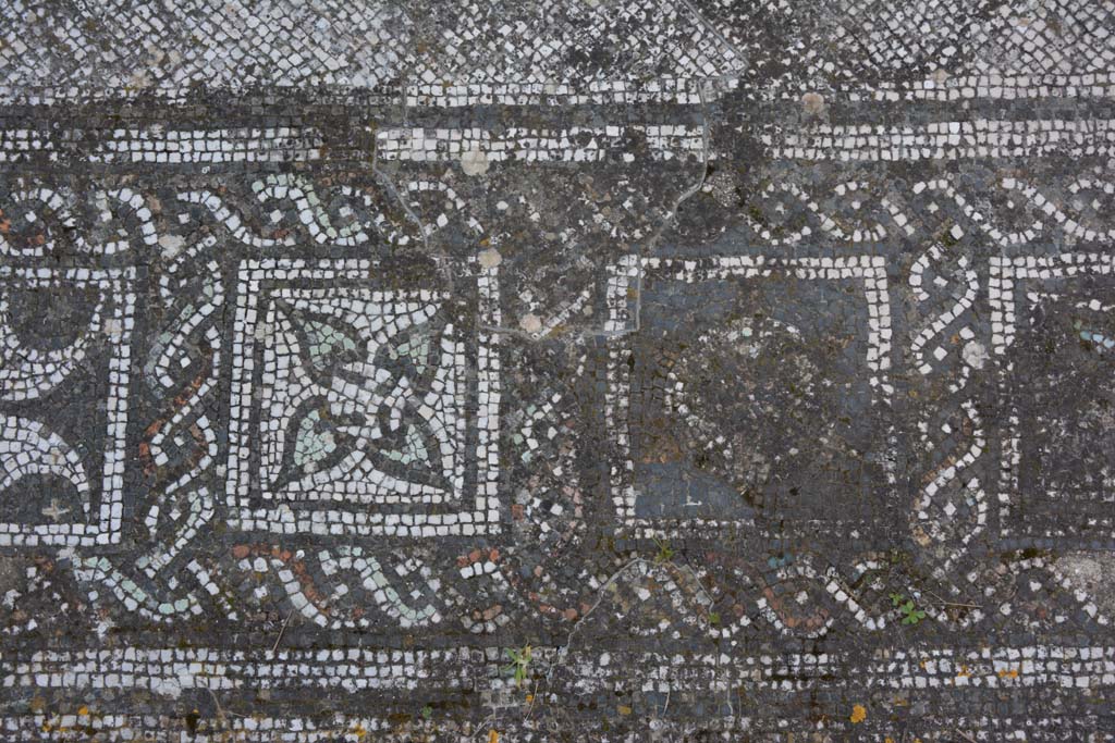 VI 15 5 Pompeii. March 2019. Tablinum 7, coloured mosaic threshold in tablinum, detail starting from the south (left) side.
Foto Annette Haug, ERC Grant 681269 DÉCOR.