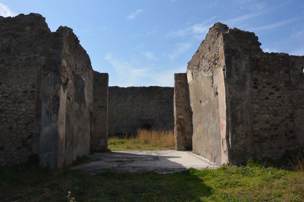 VI 15 5 Pompeii. March 2019. Tablinum 7, looking west towards tablinum from atrium.
Foto Annette Haug, ERC Grant 681269 DÉCOR.